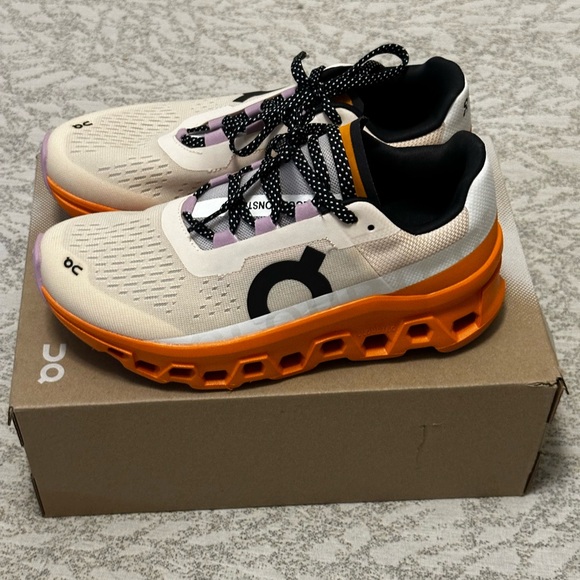 On cloud - cloudmonster - Picture 5 of 10